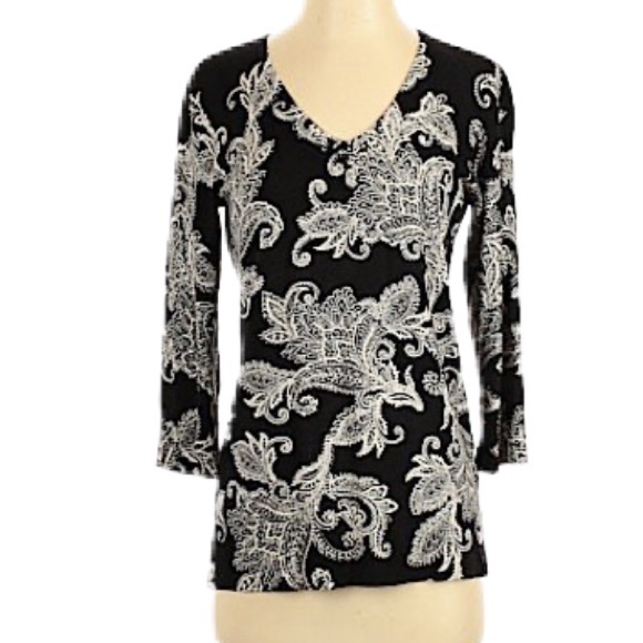Roz & Ali Sweaters - Roz & Ali Black and White Print V-Neck Sweater